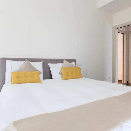 Apartment Plum Guide - Helikos Giallo Milan